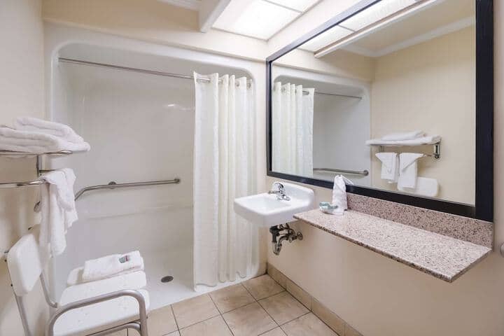 Room 15 of 24
