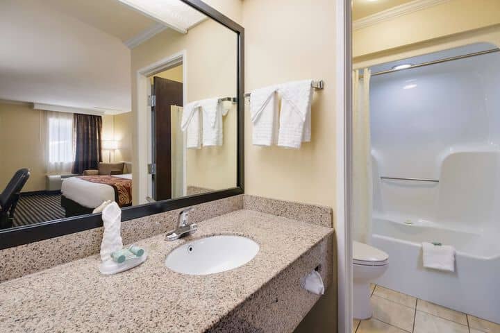 Room 16 of 24