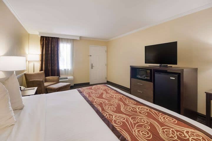 Room 8 of 24