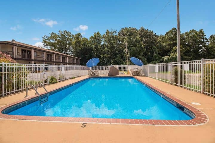 Pool 18 of 24