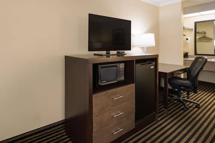 Room 9 of 24
